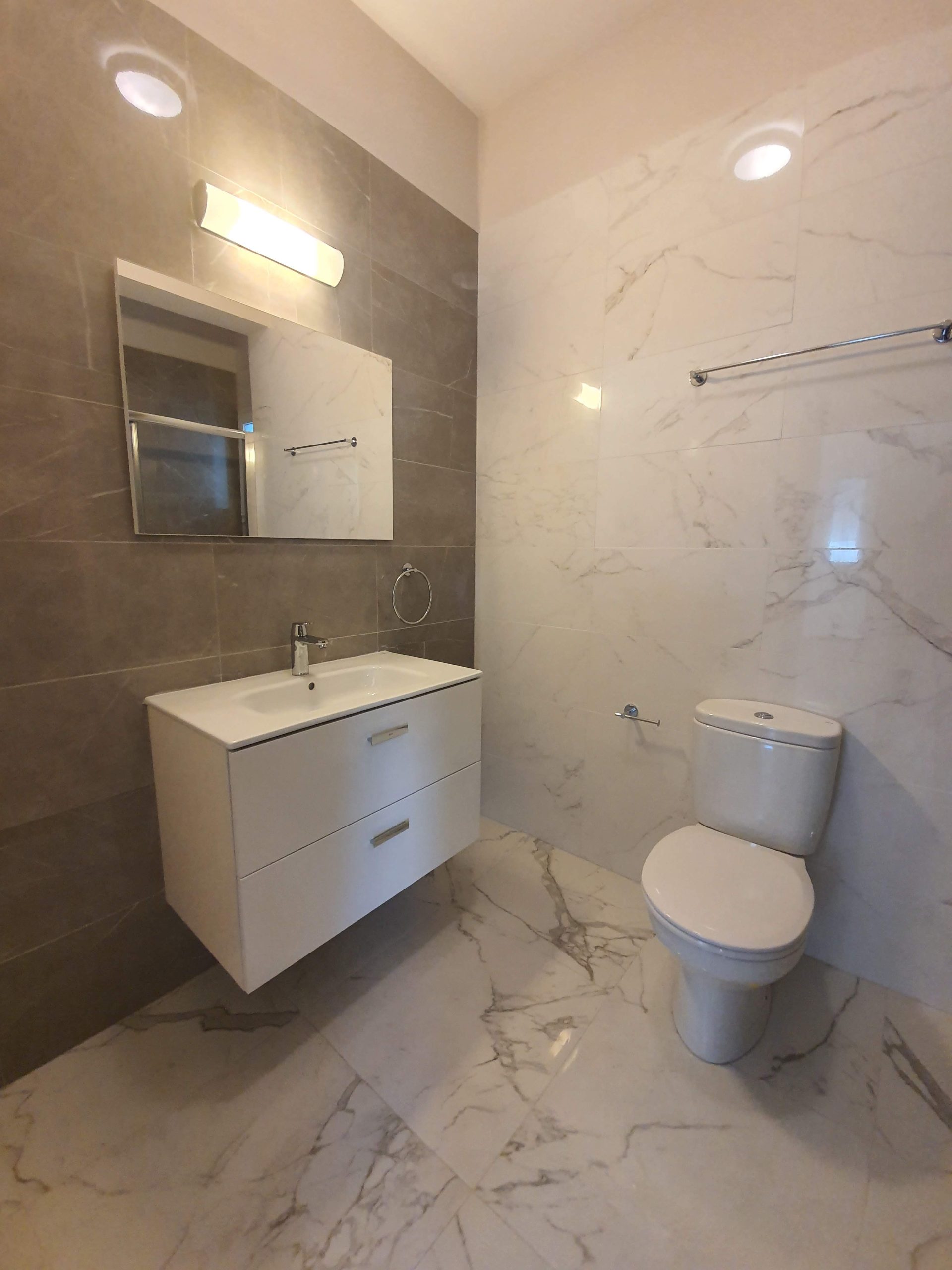 Atlantida Apartments (Court)