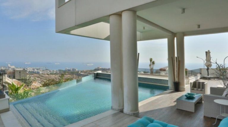 5 Bedroom Villa for Sale in Agios Tychonas, Limassol District