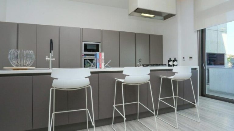 5 Bedroom Villa for Sale in Agios Tychonas, Limassol District