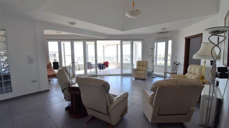 5 Bedroom Villa for Sale in Limassol District