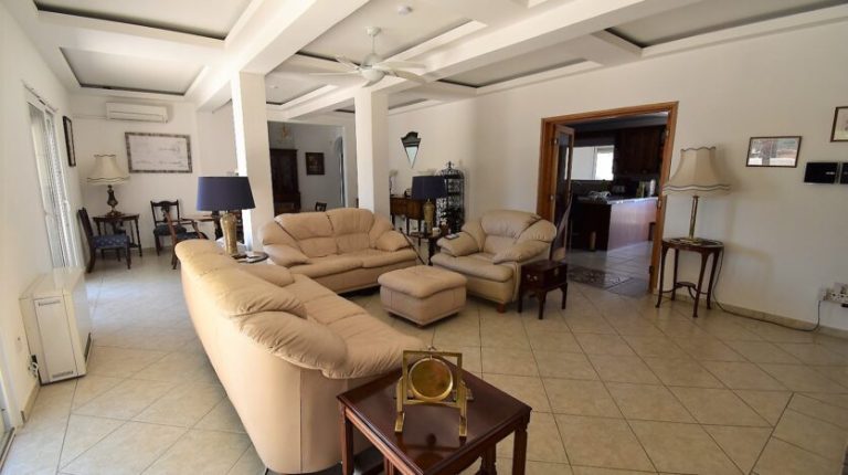 5 Bedroom Villa for Sale in Limassol District