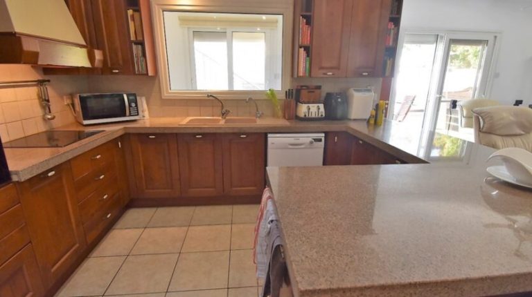 5 Bedroom Villa for Sale in Limassol District