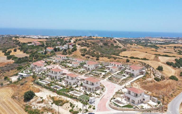 Maroni Hilltop Villas
