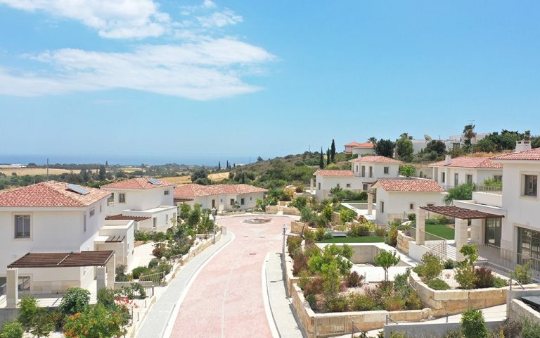 Maroni Hilltop Villas