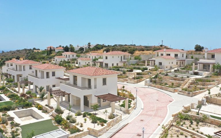 Maroni Hilltop Villas
