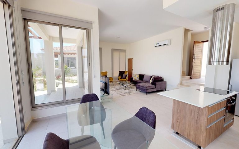Maroni Hilltop Villas