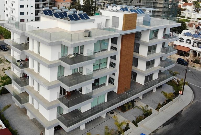 Plus 1 Residence