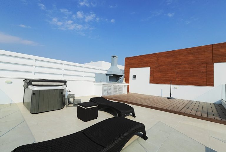 Plus 10 Marina Residence