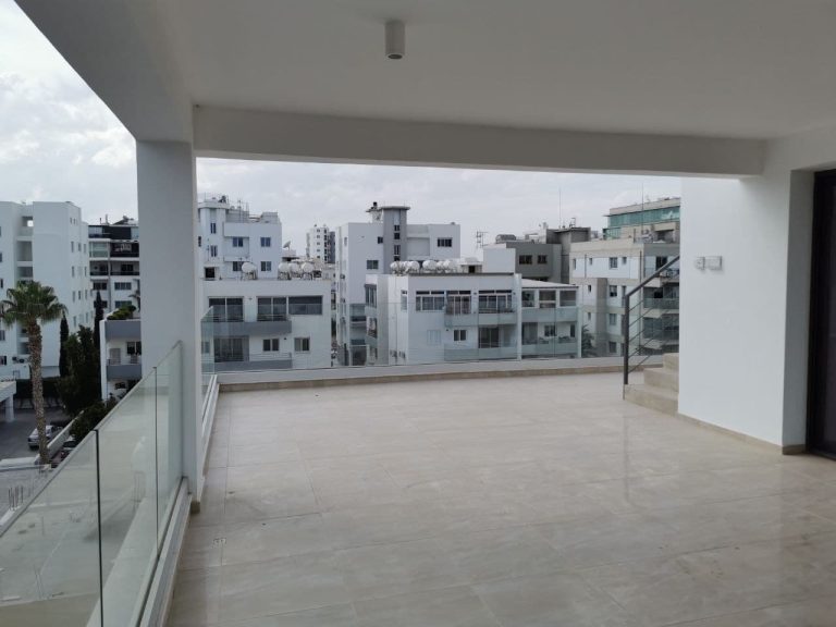 Plus 12 Residence