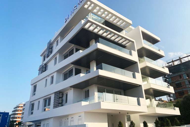 Plus 18 Mackenzie Gardens