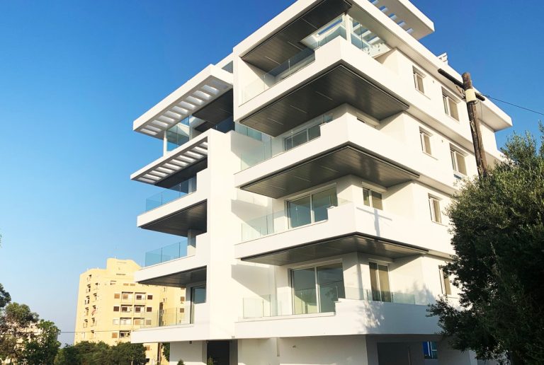 Plus 18 Mackenzie Gardens