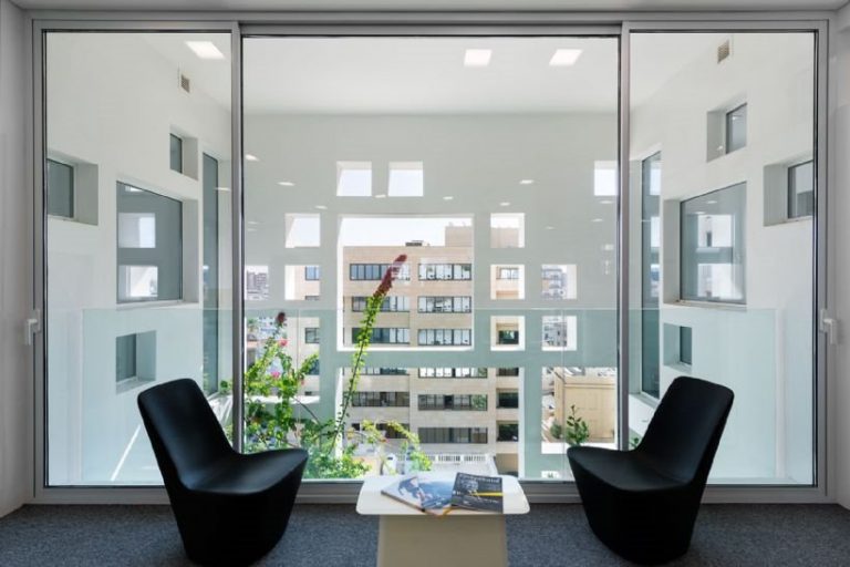 The White Walls (The Tower 25)