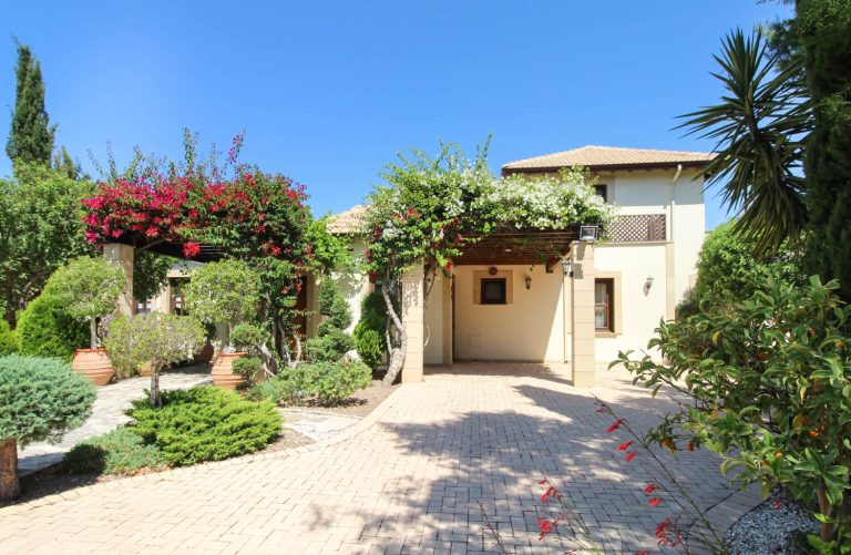 5 Bedroom Villa for Sale in Aphrodite Hills, Paphos District