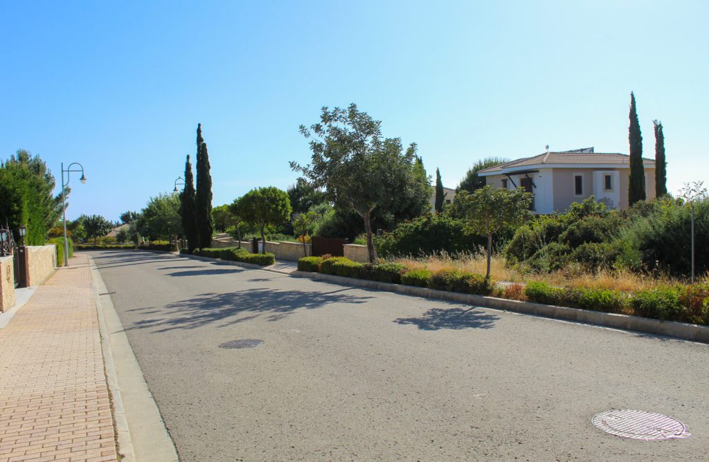 1,315m² Residential Plot for Sale in Aphrodite Hills, Paphos District