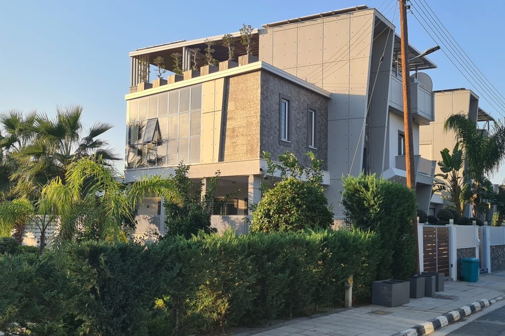 275m² Building for Sale in Limassol District