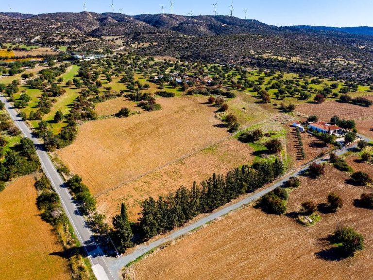 14,308m² Residential Plot for Sale in Kouklia Pafou, Paphos District