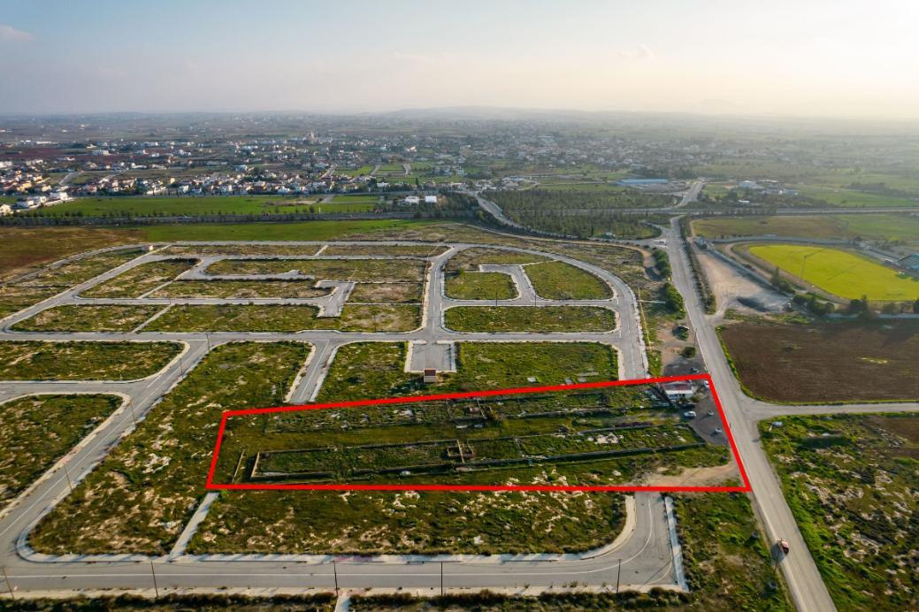 9,098m² Commercial Plot for Sale in Kokkinotrimithia, Nicosia District
