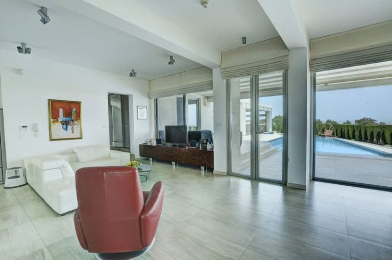 6+ Bedroom Villa for Sale in Famagusta District