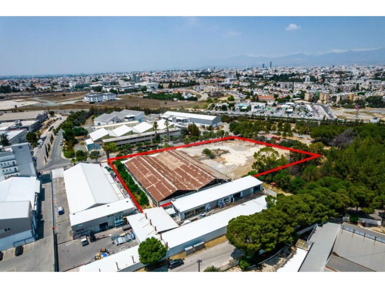 2052m² Building for Sale in Strovolos, Nicosia District