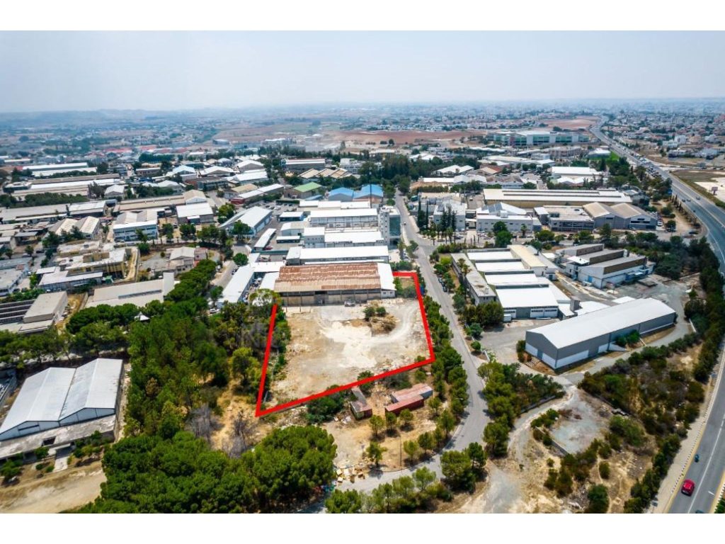 2052m² Building for Sale in Strovolos, Nicosia District