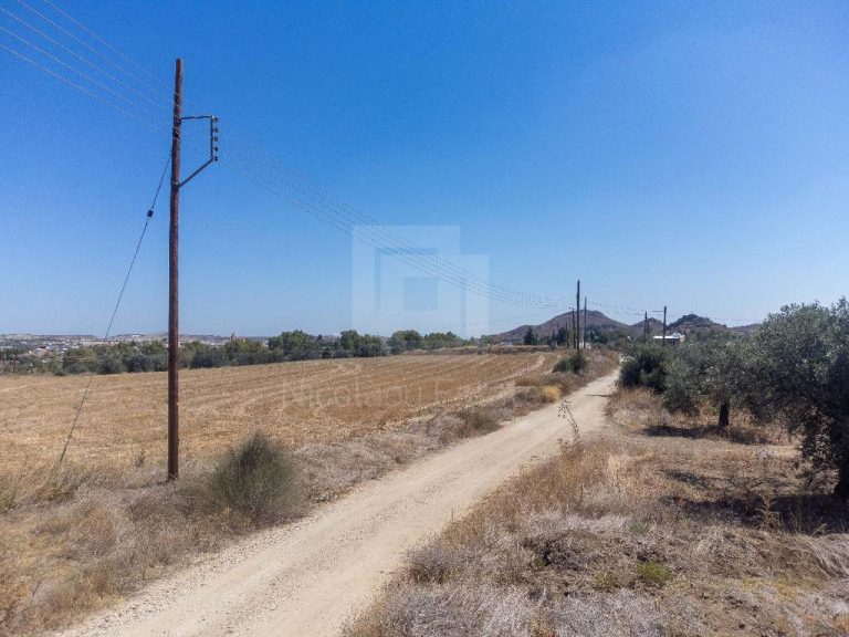 20,068m² Plot for Sale in Analiontas (Kataliontas), Nicosia District