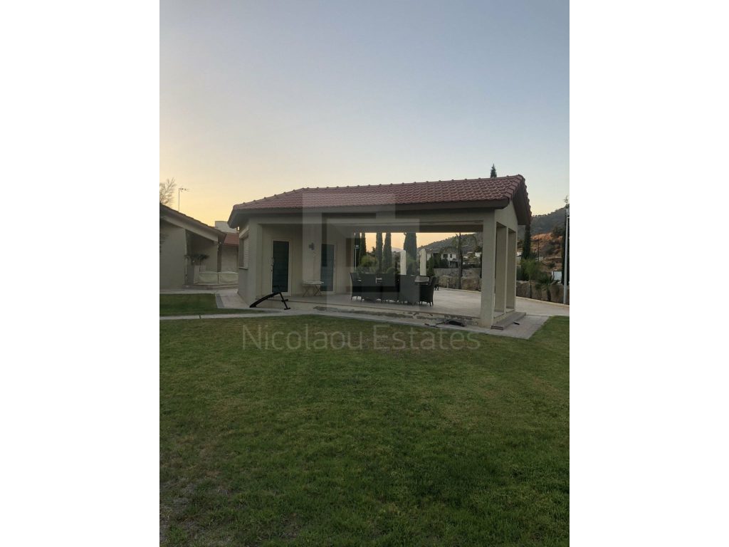 5 Bedroom House for Sale in Apsiou, Limassol District