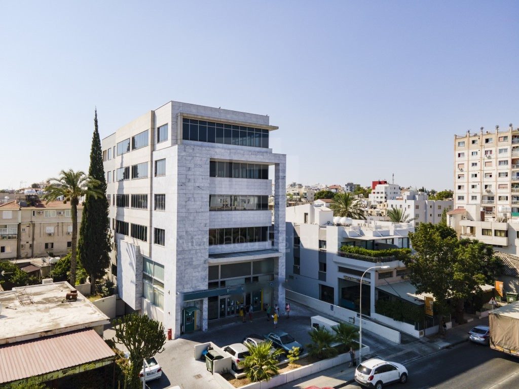 2232m² Building for Sale in Nicosia – Kaimakli