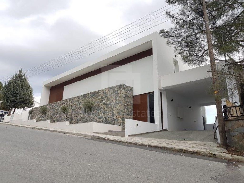 5 Bedroom House for Sale in Moniatis, Limassol District