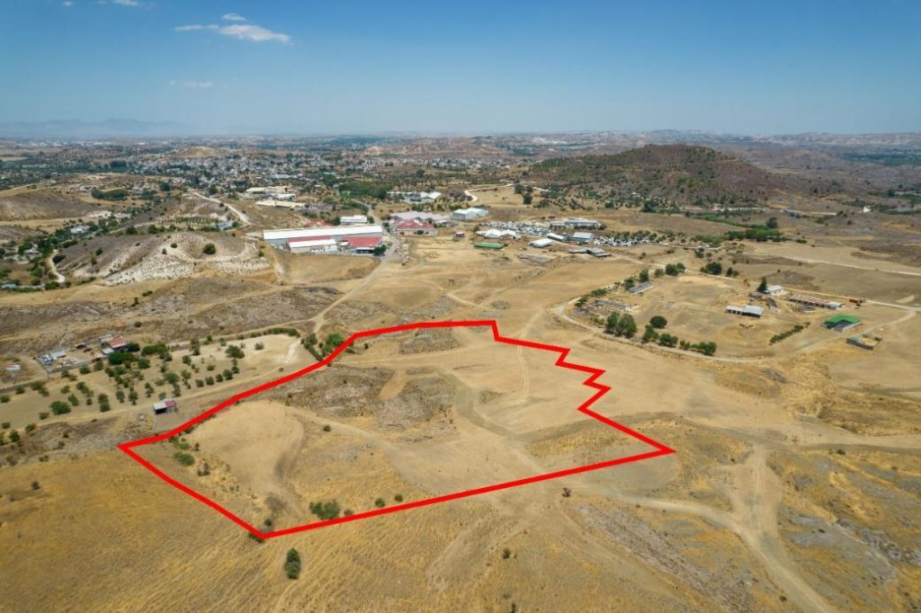 25,419m² Plot for Sale in Agia Varvara, Nicosia District