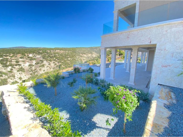 6+ Bedroom House for Sale in Peyia, Paphos District