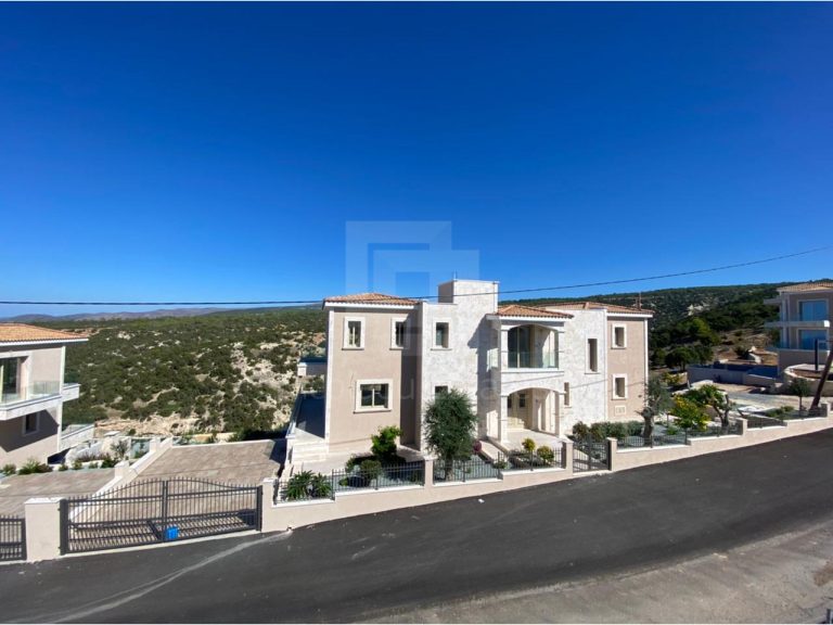 6+ Bedroom House for Sale in Peyia, Paphos District