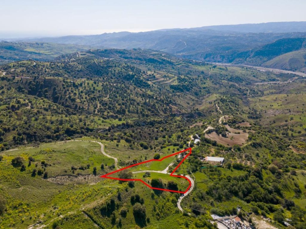 5,686m² Plot for Sale in Filousa Kelokedaron, Paphos District
