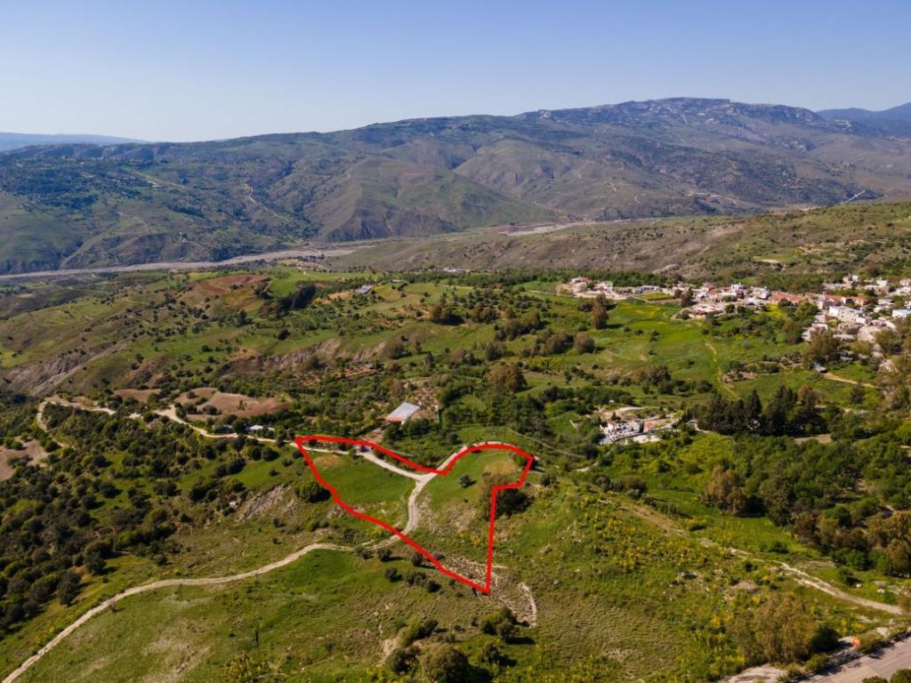 5,686m² Plot for Sale in Filousa Kelokedaron, Paphos District