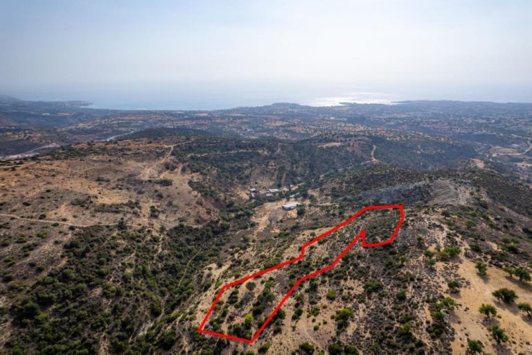 20,068m² Plot for Sale in Peyia, Paphos District