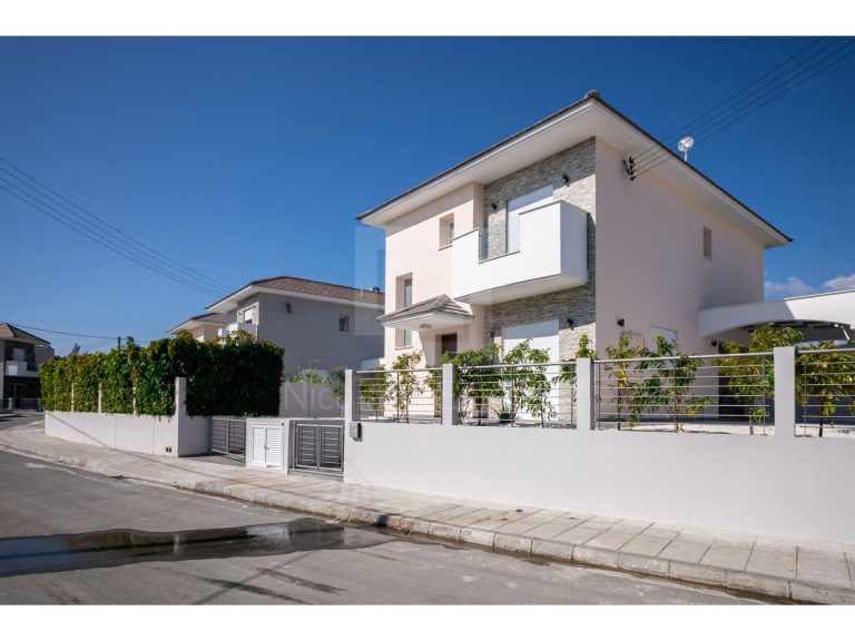 3 Bedroom House for Sale in Parekklisia, Limassol District