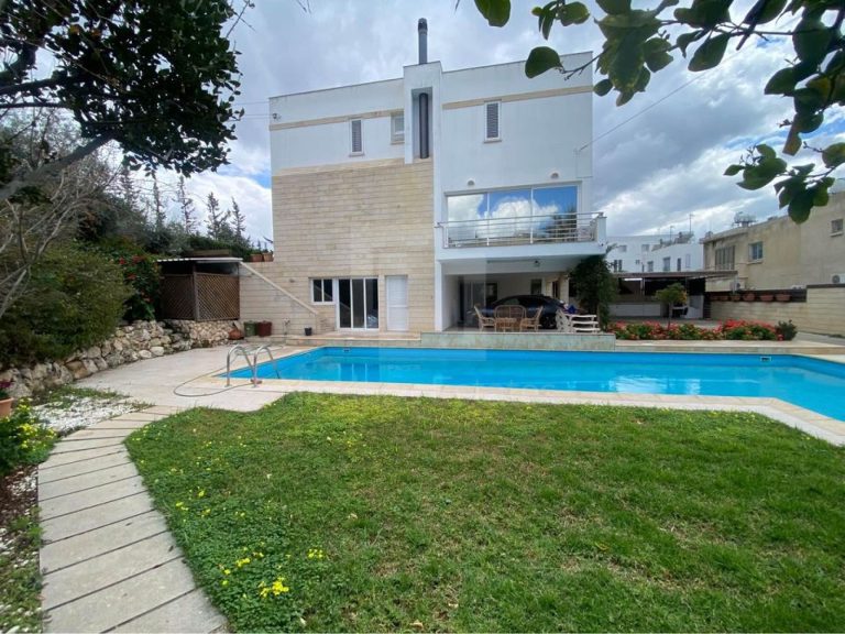 6+ Bedroom House for Sale in Nicosia District