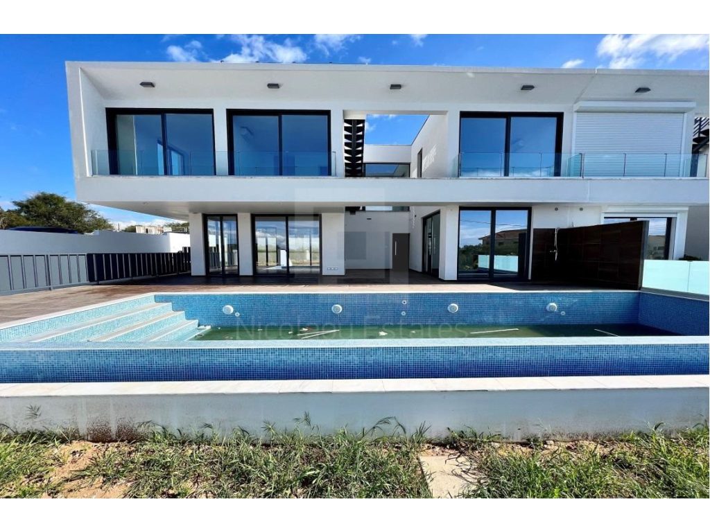 5 Bedroom House for Sale in Famagusta – Agia Napa