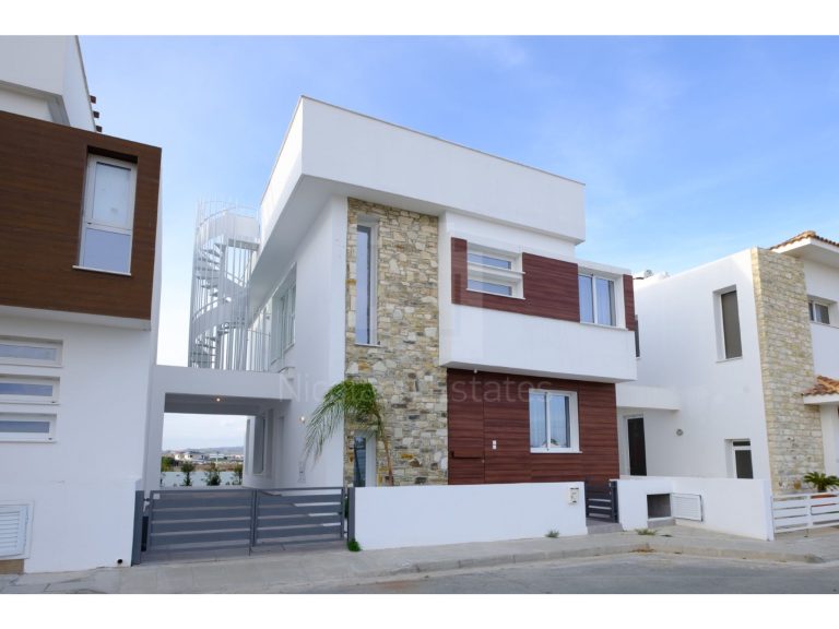 4 Bedroom House for Sale in Dromolaxia, Larnaca District