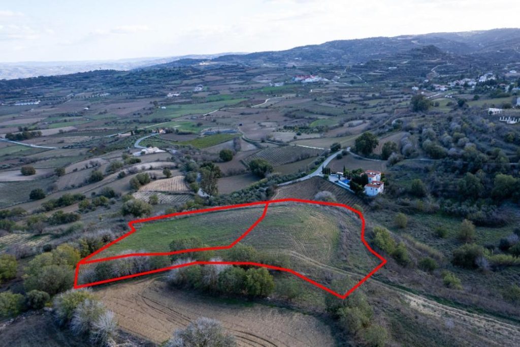 6,690m² Residential Plot for Sale in Stroumpi, Paphos District