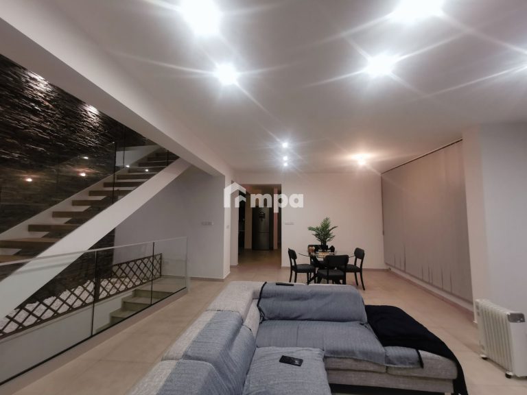4 Bedroom House for Sale in Kallepeia, Nicosia District