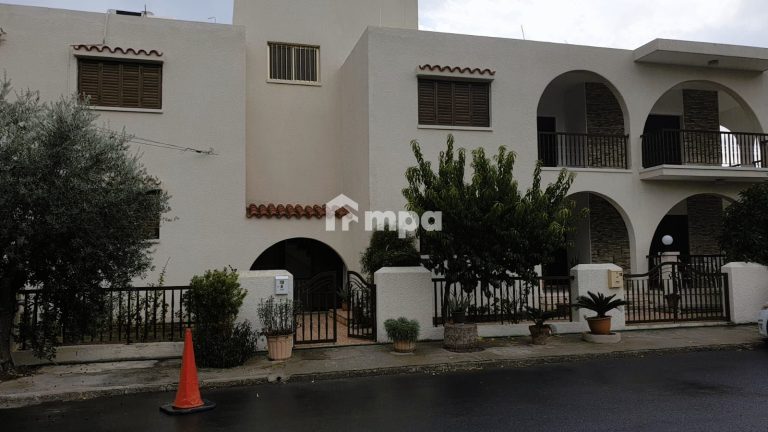 6+ Bedroom House for Sale in Larnaca District
