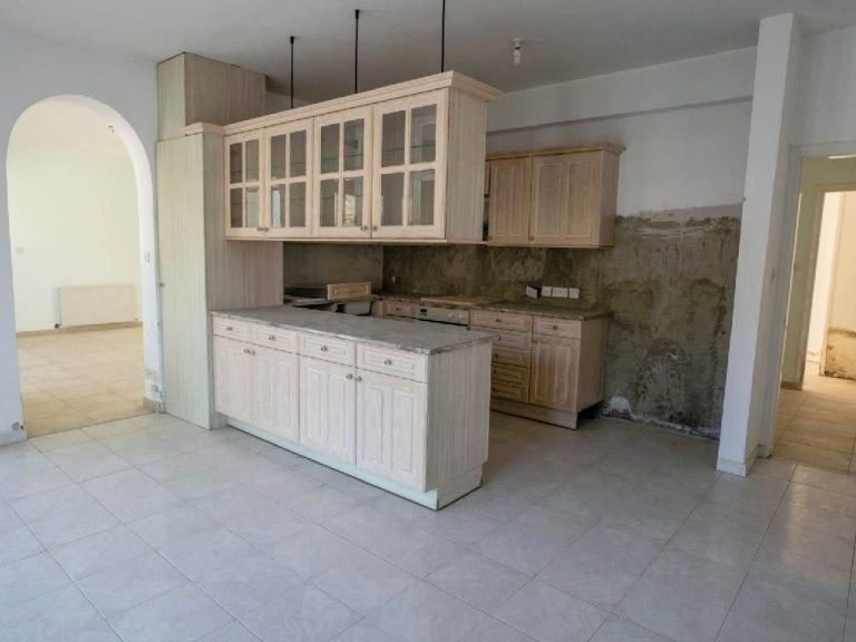 500m² Building for Sale in Agios Epifanios Oreinis, Nicosia District