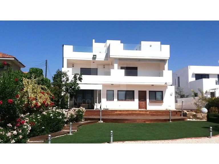 4 Bedroom House for Sale in Zygi, Limassol District