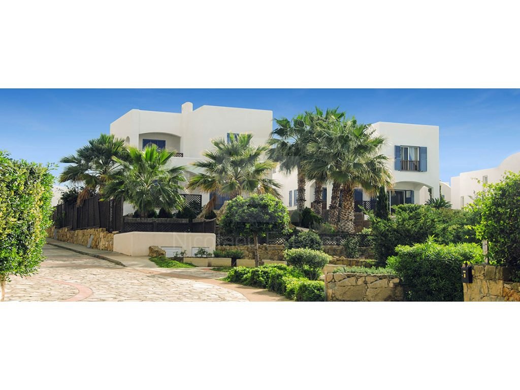 4 Bedroom House for Sale in Chlorakas, Paphos District