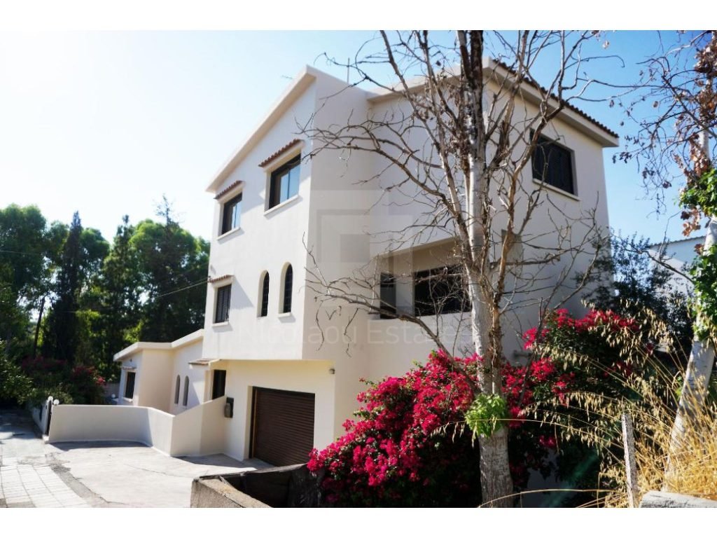 3 Bedroom House for Sale in Strovolos, Nicosia District