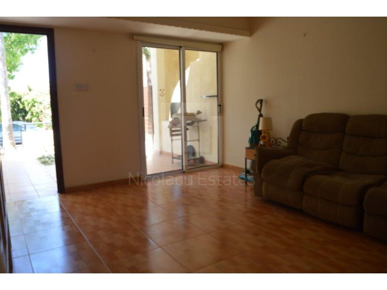 2 Bedroom House for Sale in Tombs Of the Kings, Paphos District