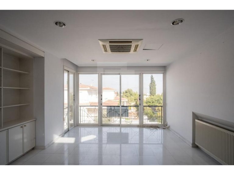 3 Bedroom House for Sale in Strovolos, Nicosia District