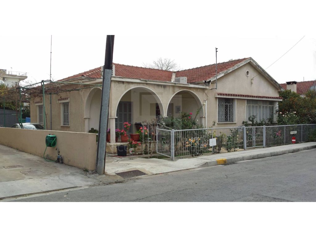 558m² Plot for Sale in Agios Dometios, Nicosia District