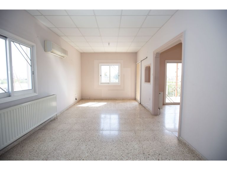 285m² Building for Sale in Dasoupolis, Nicosia District