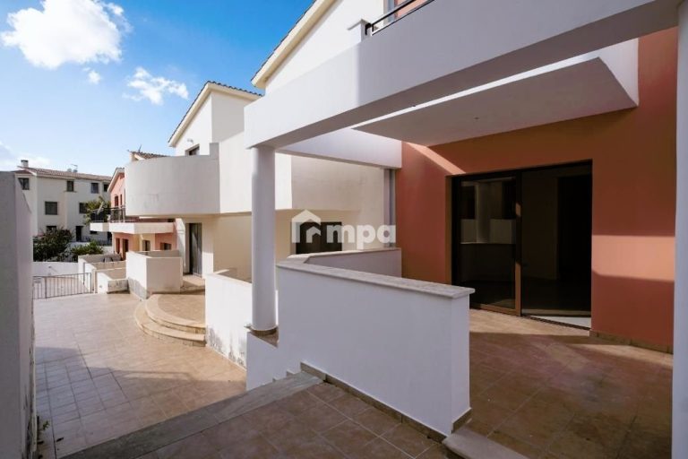 2 Bedroom House for Sale in Peyia, Paphos District
